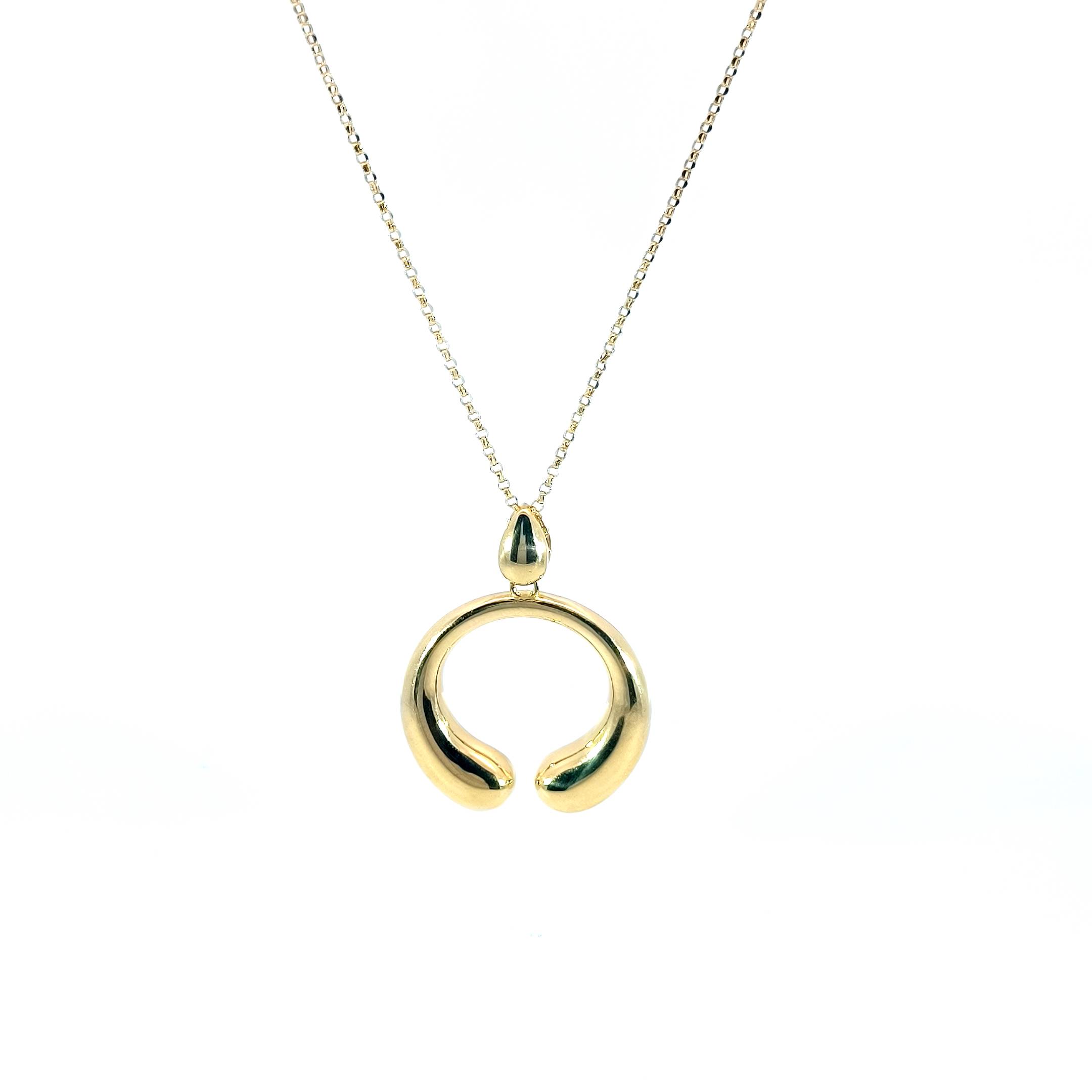 https://d18d28z96ktkch.cloudfront.net/web/production/uploads/gallery/products/09655230-0ca1-4a70-bb32-0006b483fd3c/Round teardrop Pendant.jpg